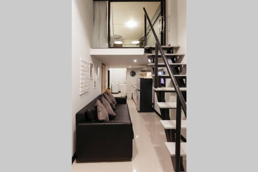S1 Large Duplex Silom 3 Beds, Full Kitchen Wifi Căn hộ *