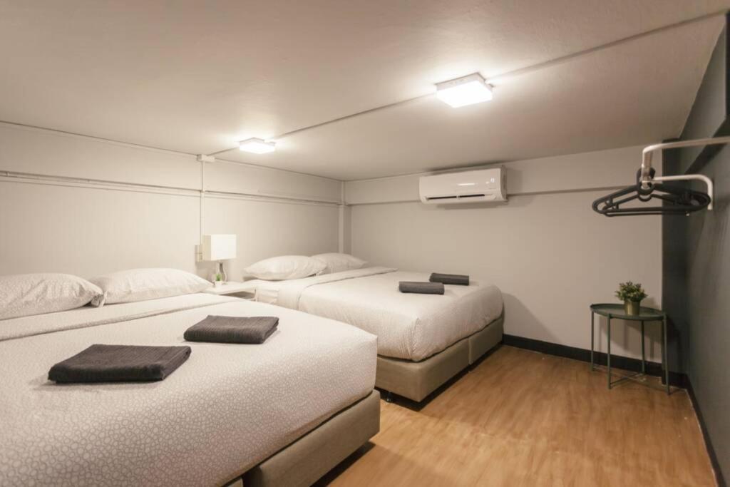 Căn hộ S1 Large Duplex Silom 3 Beds, Full Kitchen Wifi Bangkok